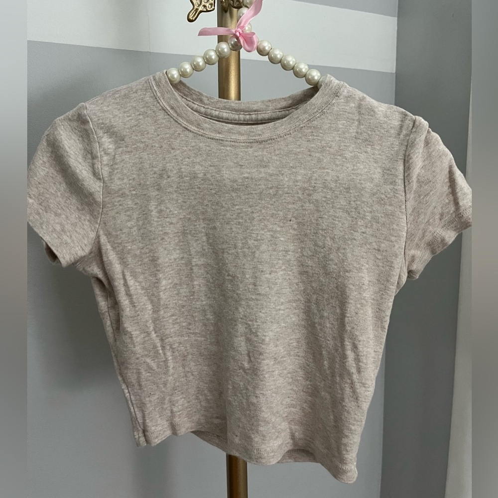 Hollister Cream Fitted Short Sleeve Tee